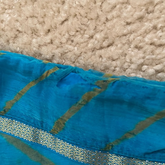 Ethnic Indian wear Navratri Laheriya and Bandhni print Chaniya Choli. - Picture 11 of 13